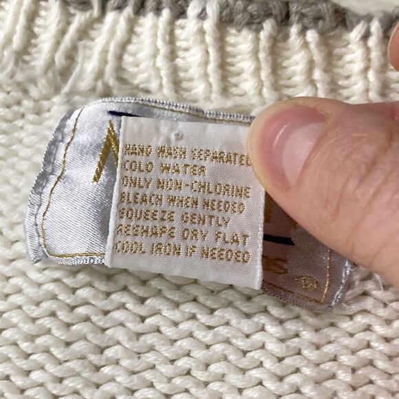 Women's Floral Knit Cardigan Sweater - Picture 5 of 12